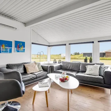 Holiday home Hejdi - 650m From The Sea By Interhome *